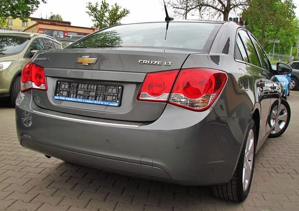 Chevrolet Cruze cena 19900 przebieg: 212000, rok produkcji 2010 z Skaryszew małe 497